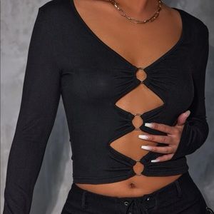 black long sleeved crop top